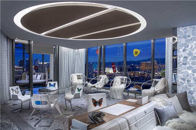 Living Room(1).jpg