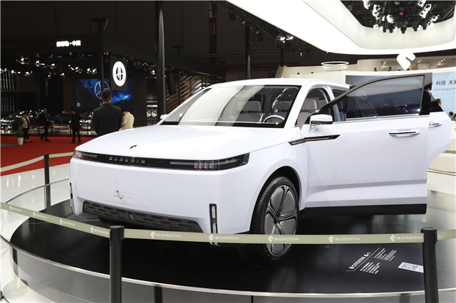 05_博郡首款智能电动高档SUV-iv7.jpg