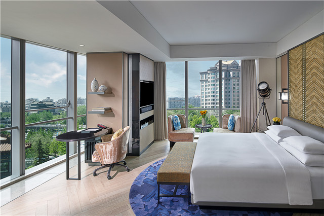 Sofitel Beijing Central - corner room_副本.jpg