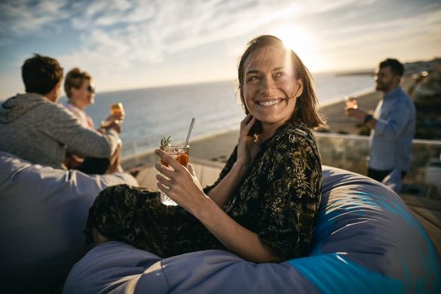 batch_jd44_13465_Rooftop_Bar_Sundowner.jpg