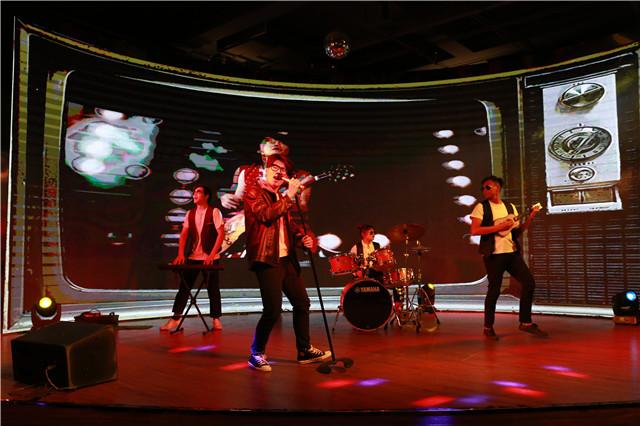 12-宜吧 晚间表演 (2).jpg
