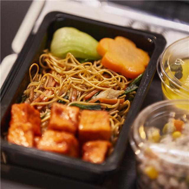 48117-Wok_fried_noodles_wiyh_sweet_and_sour_tofu.jpg.jpg