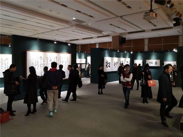 嘉宾参观2.jpg