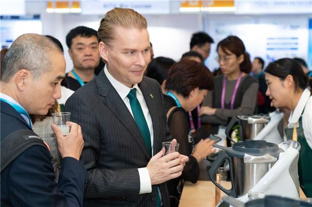 福维克集团美善品事业部亚太区业务发展总监Fredrik Lundqvist先生亲临现场.jpg