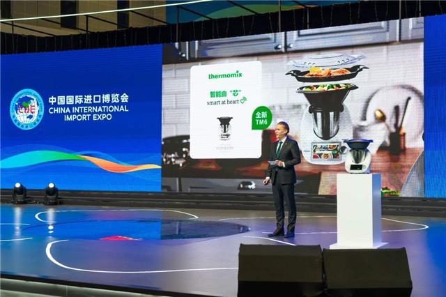福维克集团美善品事业部亚太区业务发展总监Fredrik Lundqvist先生现场发言.jpg
