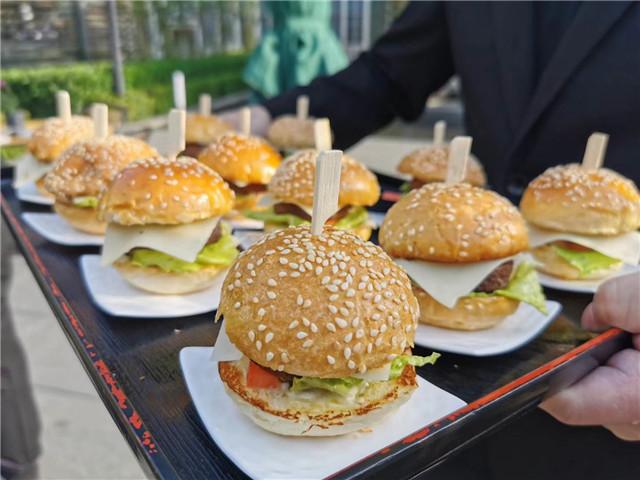 mini burgers.jpg