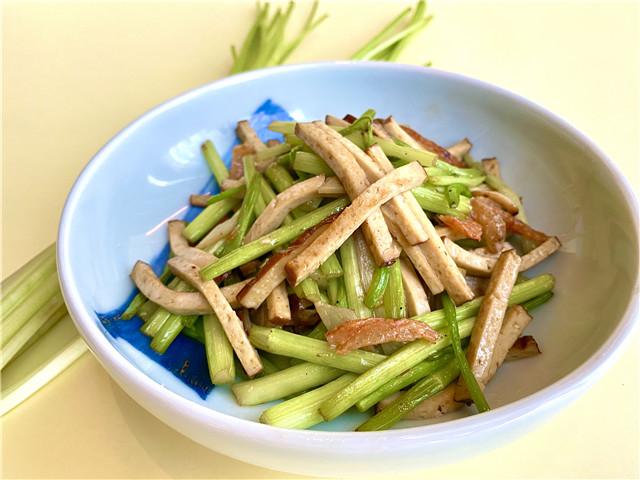 水芹炒香干.jpg