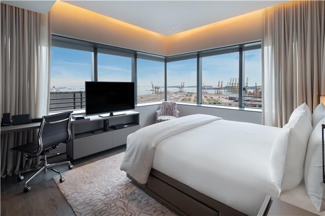 Oakwood Premier AMTD Singapore's 2-Bedroom Premier (04 Series) - Bedroom.jpg
