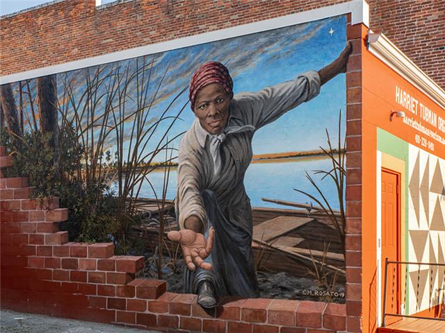 HarrietTubmanMural_ByMichael-Rosato_PhotoByJillJasuta_USEThisOne-6035_800x600.jpg