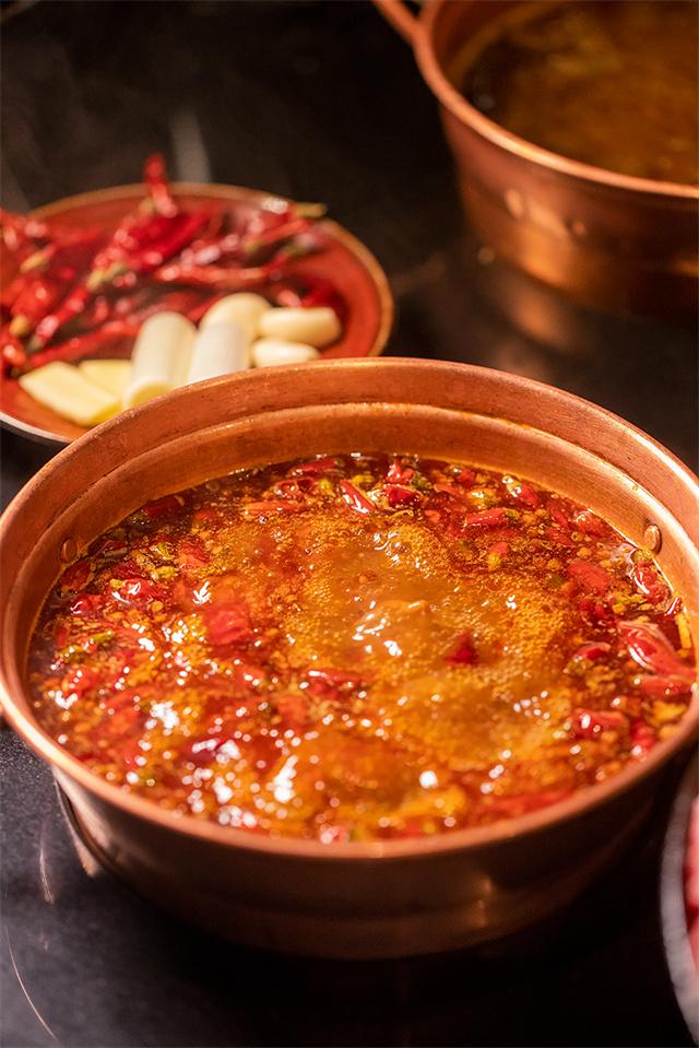 6.黑珍珠一钻火锅成都群光君悦酒店8号火锅中餐厅火锅.jpg