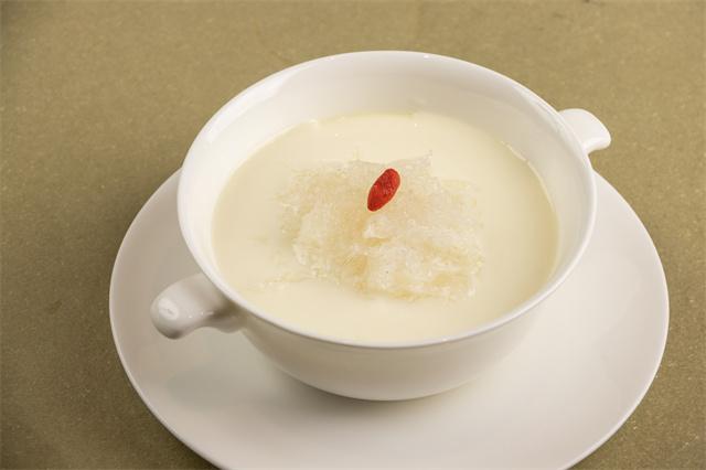燕窝蛋白炖鲜奶.jpg