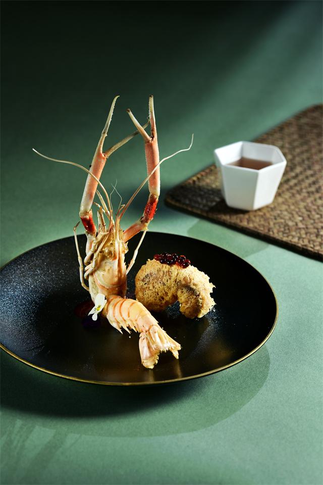 茶香腐乳脆皮鳌虾Crispy shrimp with balsamic caviar.jpg