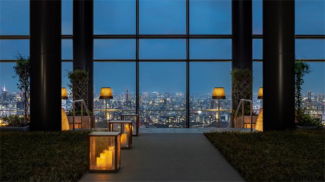 45层顶楼酒吧和露台花园.jpg
