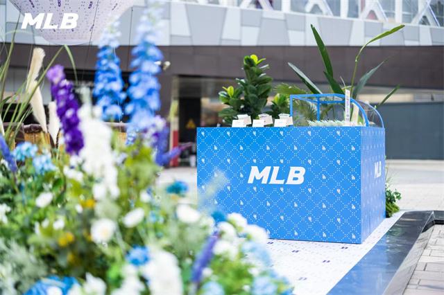 MLB品牌MONOLAND老花漫境沉浸展漫境冰饮空间.jpg