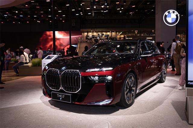 BMW THE i7.jpg