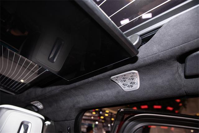BMW THE i7-10.jpg