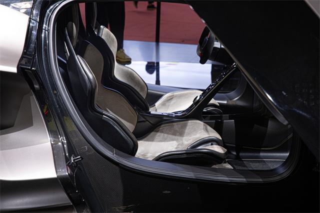 Lotus Evija-3.jpg