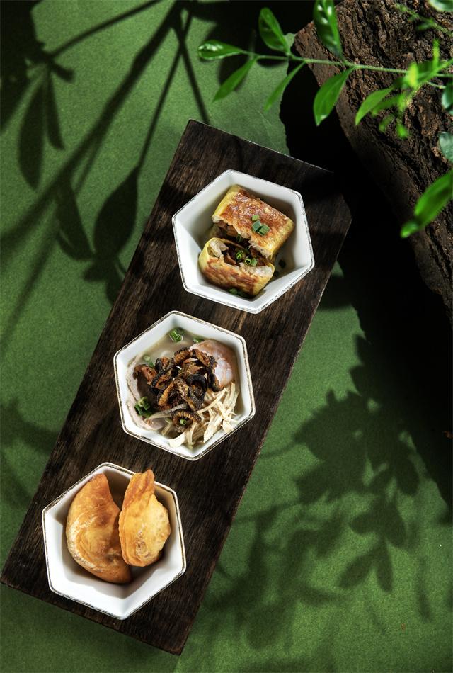 过早---三鲜豆皮 &大连面&鸡冠饼 Guo Zao.jpg
