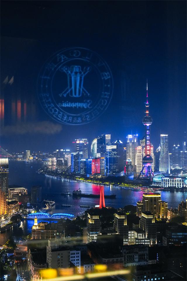 上海宝格丽酒店 – 宝格丽酒吧外滩景观.jpg