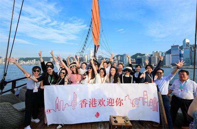 内地考察团乘搭张保仔帆船出海观光.jpg