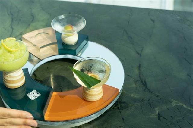 Intervals 天际酒吧的专属餐单酒品.jpg