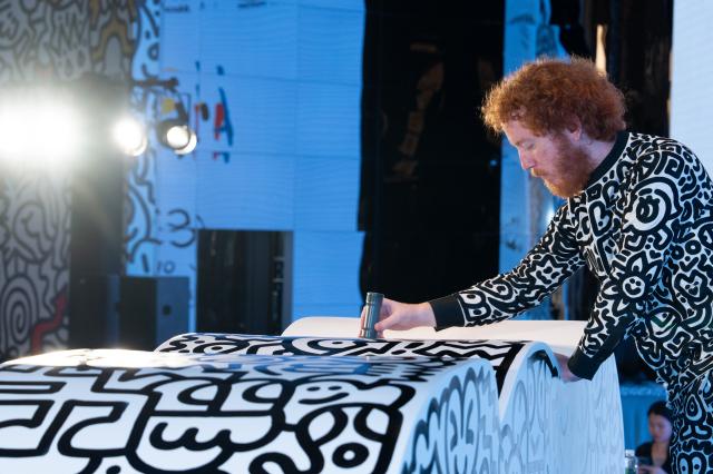 405309-Mr_Doodle_Live_Creation_Performance_2.jpg.jpg