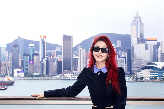 图片8-曾梦雪打卡维港美景.jpg
