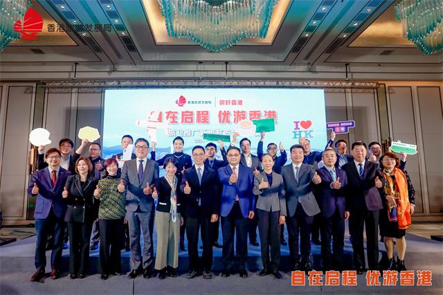 新闻图片1 - 现场活动合影.jpg