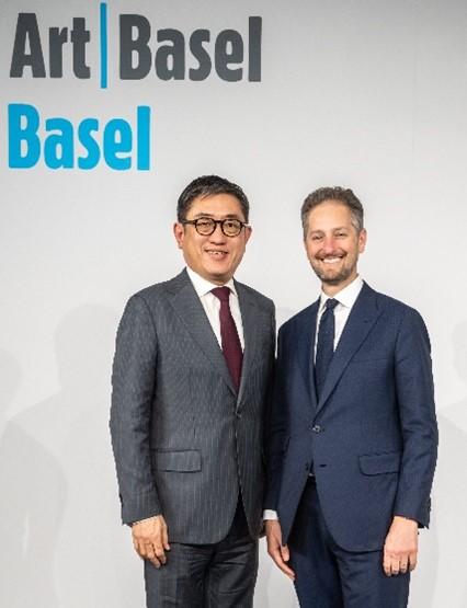 图片1-旅发局总干事与Art Basel负责人合影.jpg
