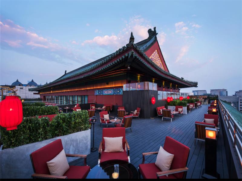 YUN Summer Lounge 1.jpg