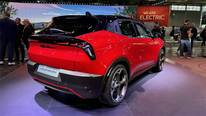 Alfa Romeo Junior hybrid (10).jpg