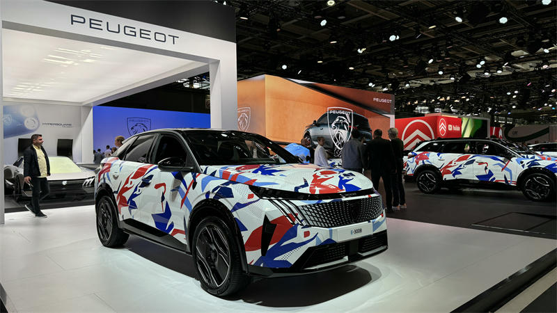 Peugeot e- 3008.jpg