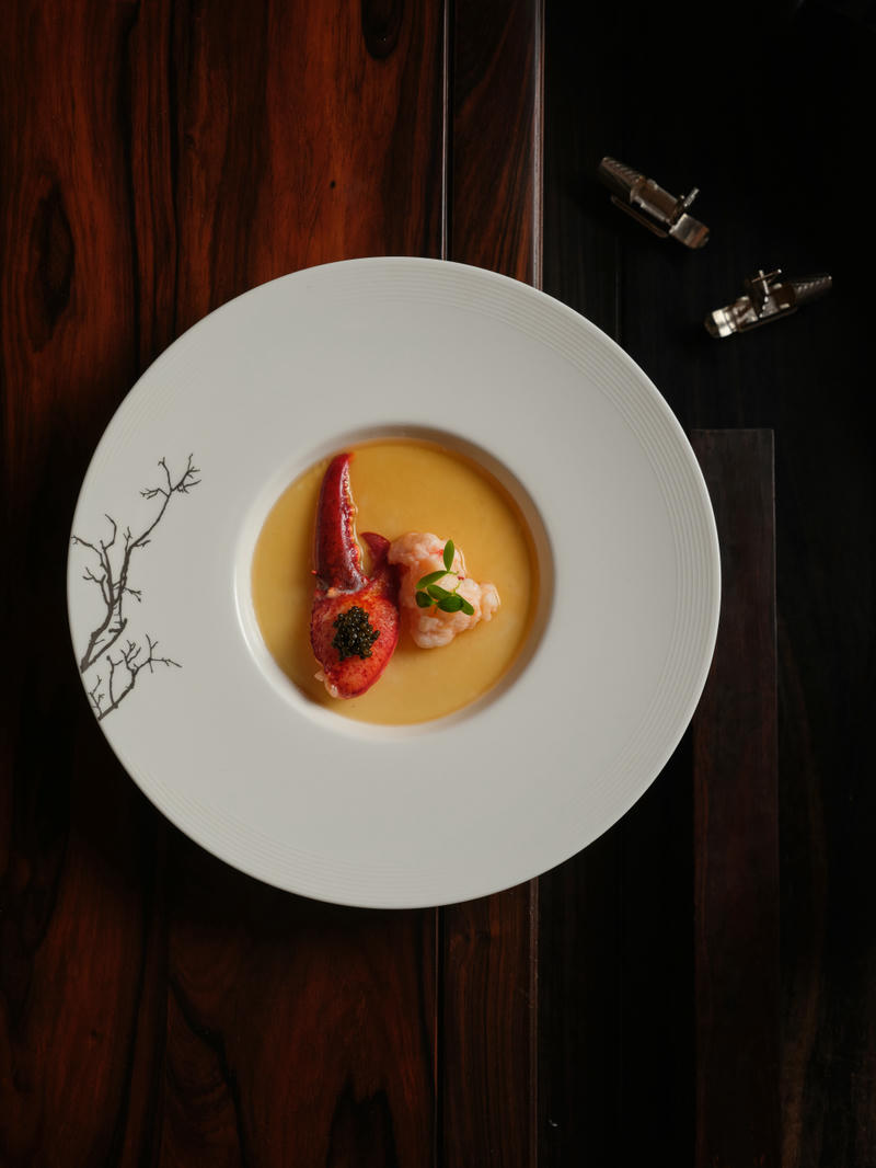 花雕芙蓉蒸龙虾球 Steamed Boston Lobster With Egg White, Hua Diao Wine And 8 Years Kaluga Caviar.jpg