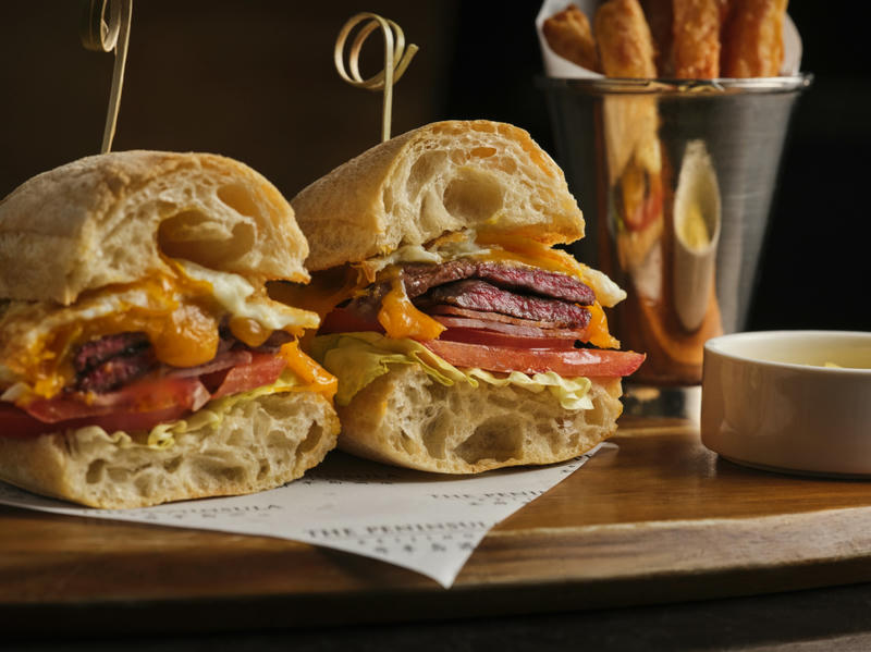 Chivito 奇维托三明治.jpg