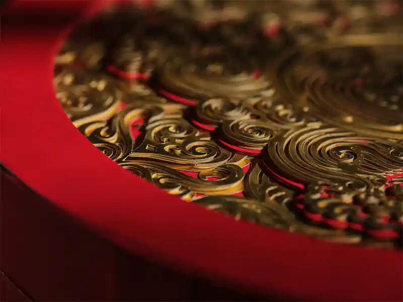「鱼龙拱月」艺术家限量款月饼礼盒.jpg