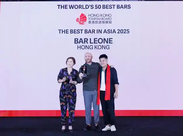 04_“世界 50 最佳酒吧” 内容总监 Emma Sleight 致辞.jpg