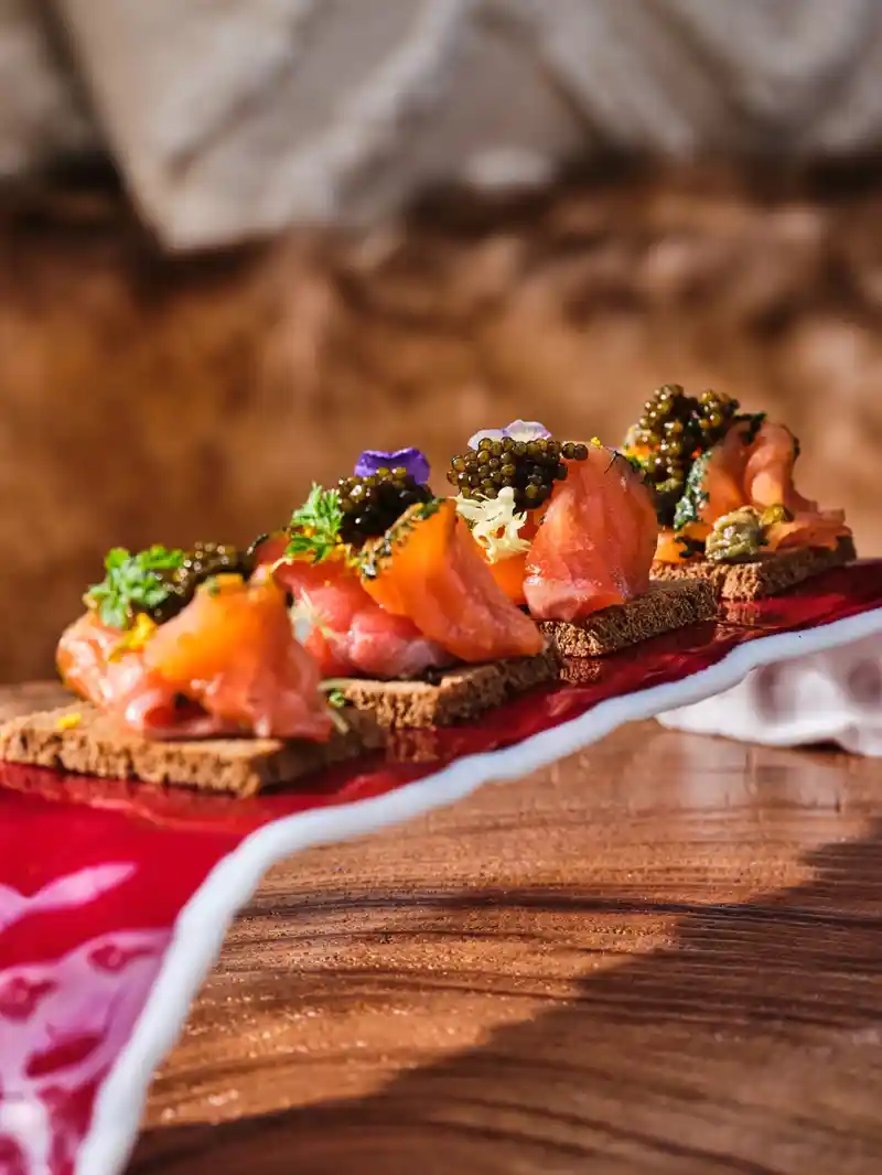 Dill, Pumpernickel 腌制三文鱼三明治.jpg